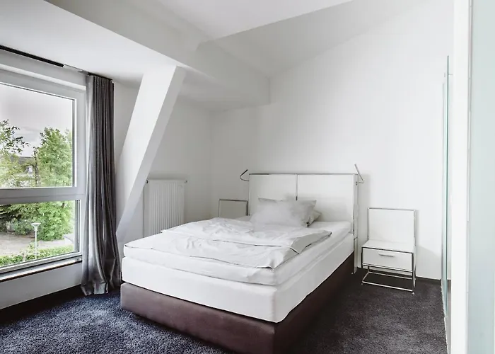 &repeat Airport Отель