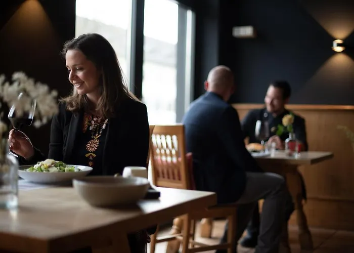 &repeat Airport Отель 4*