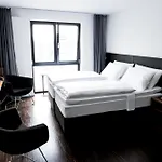 &repeat Airport 4* Colonia