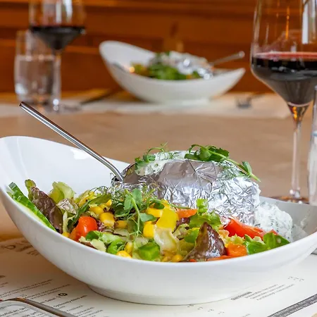 &repeat Airport كولونيا