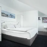 Otel &repeat Airport Köln