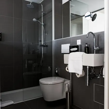 &repeat Airport 호텔 4*