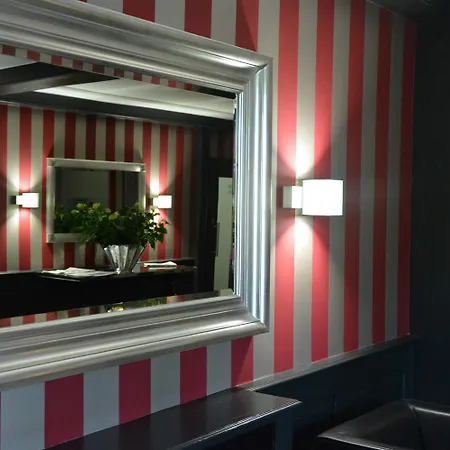 Hotell &repeat Airport