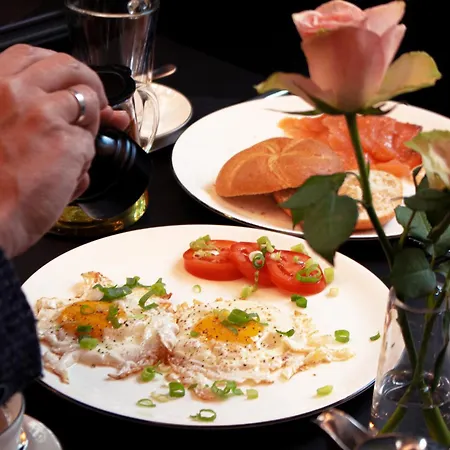 &repeat Airport 쾰른