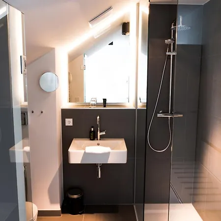 &repeat Airport Hotell 4*