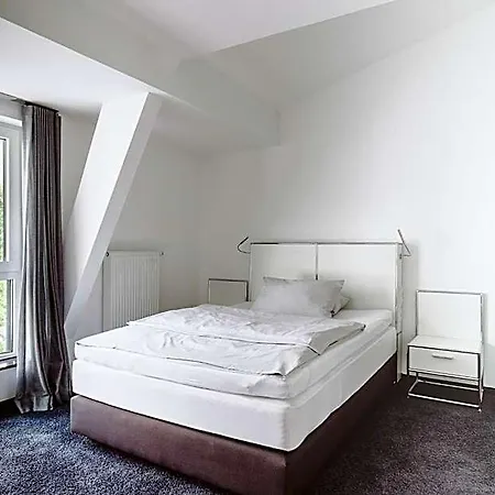 &repeat Airport Otel Köln