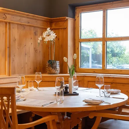 &repeat Airport 4* Keulen