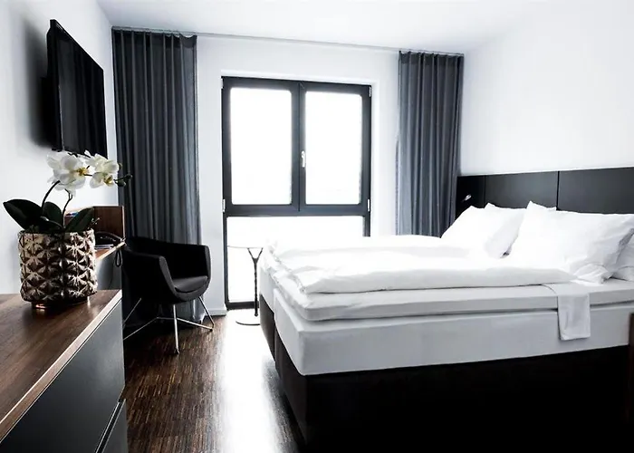 Hotell &repeat Airport