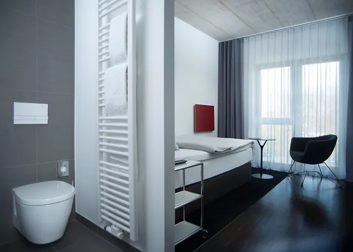 Hotell &repeat Airport Köln