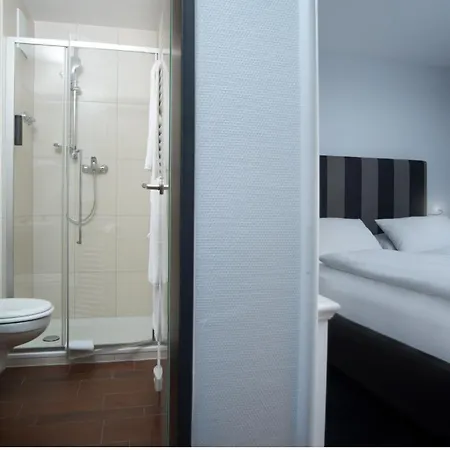 &repeat Airport