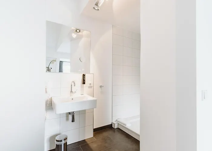 &repeat Airport 4* 科隆