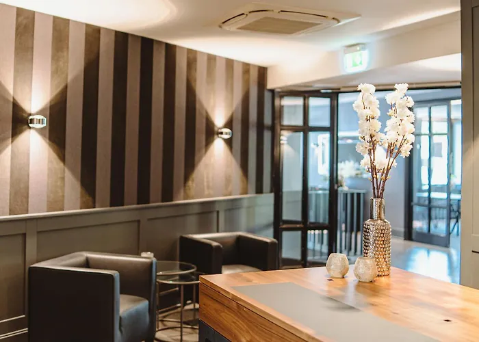 &repeat Airport 4* 科隆